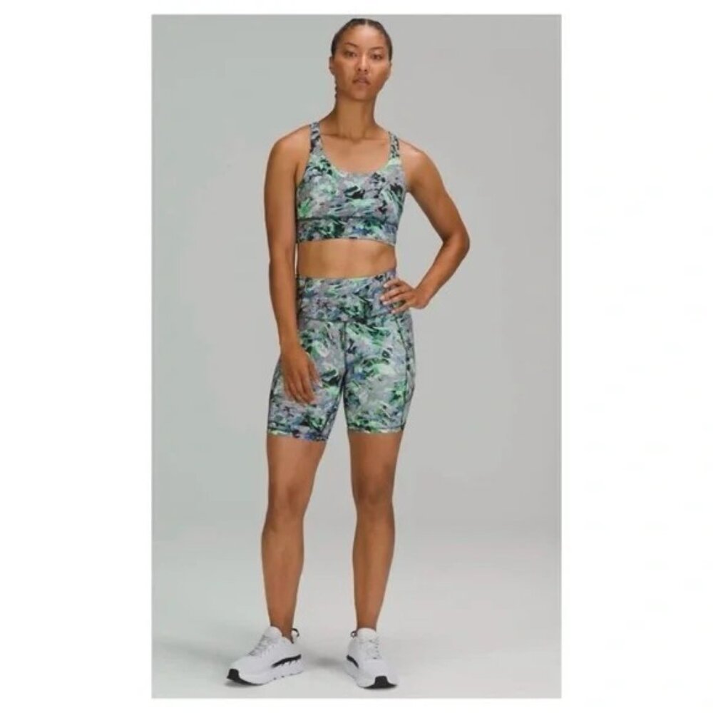 Fast and Free High-Rise Short 8" in Rapid Flourish Multi